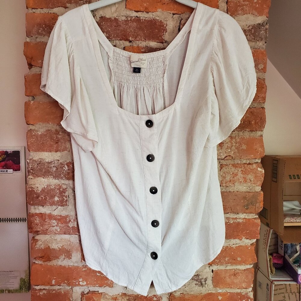 Universal Threads xs button flutter sleeve linen blend